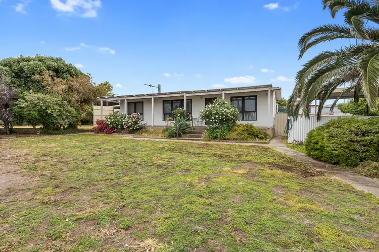 2 Hardy Street, Port Vincent SA 5581