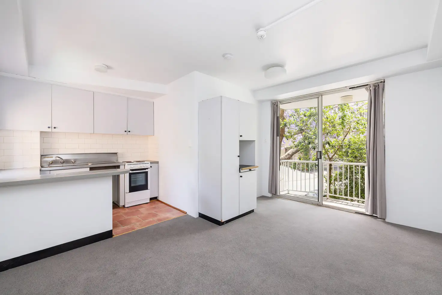 Main view of Homely studio listing, 215/4-14 Roslyn Gardens, Rushcutters Bay NSW 2011