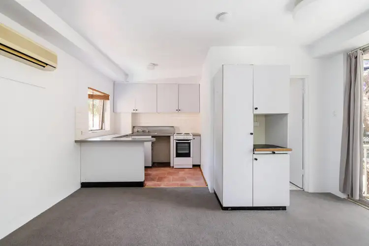 Second view of Homely studio listing, 215/4-14 Roslyn Gardens, Rushcutters Bay NSW 2011