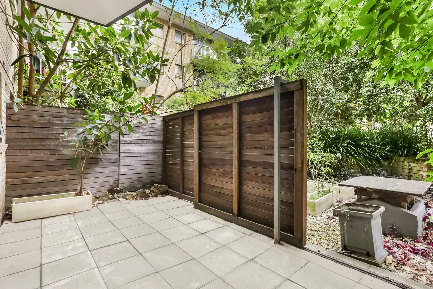 Main view of Homely studio listing, 102/4-14 Roslyn Gardens,, Elizabeth Bay NSW 2011