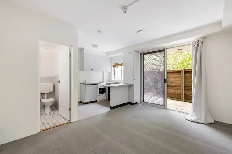 Fifth view of Homely studio listing, 102/4-14 Roslyn Gardens,, Elizabeth Bay NSW 2011