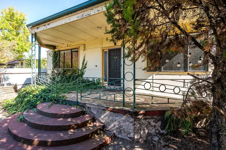 310 Lake Albert Road, Kooringal NSW 2650