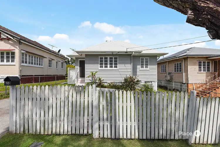 10 Burn Street, Camp Hill QLD 4152