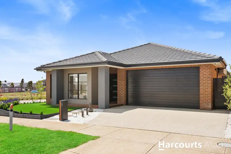 1 Shimar Street, Clyde North VIC 3978