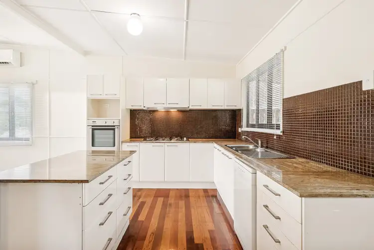 111 Cambridge Street, Carina Heights QLD 4152