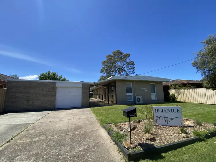 10 Janice Way, Sale VIC 3850