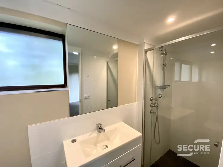 Fifth view of Homely unit listing, 4/33 Alexandra Avenue, Taringa QLD 4068