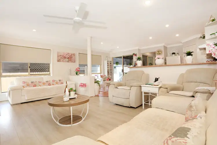 1/27 Eider Avenue, Paradise Point QLD 4216