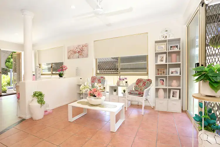 1/27 Eider Avenue, Paradise Point QLD 4216