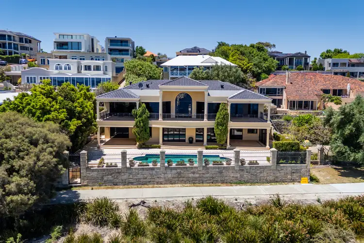 16D Fraser Road, Applecross WA 6153