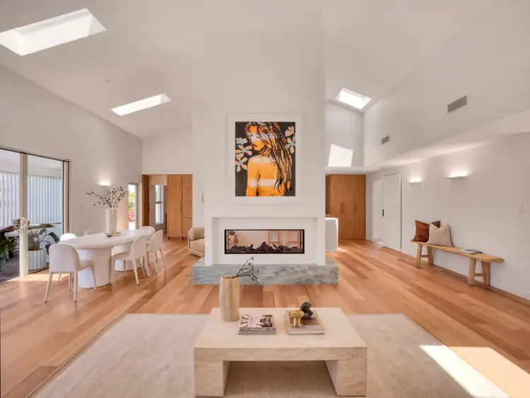 24 Maureen Court, Broadbeach Waters QLD 4218