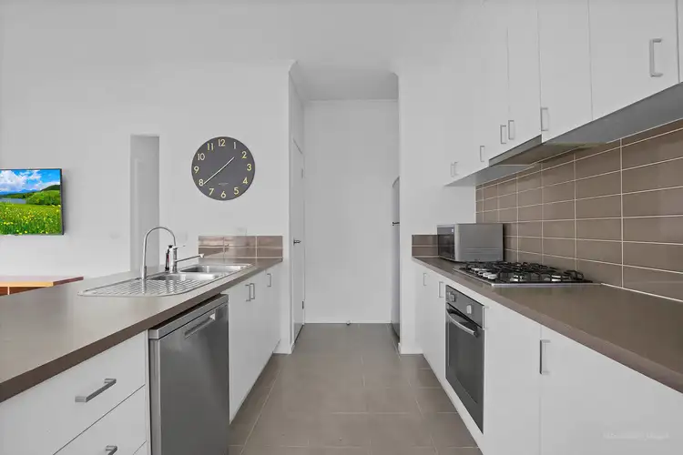 Fifth view of Homely house listing, 7 Cassinia Link, Pakenham VIC 3810