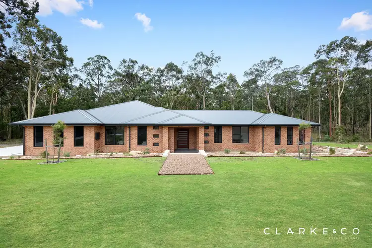 8 Honeyeater Place, Thornton NSW 2322