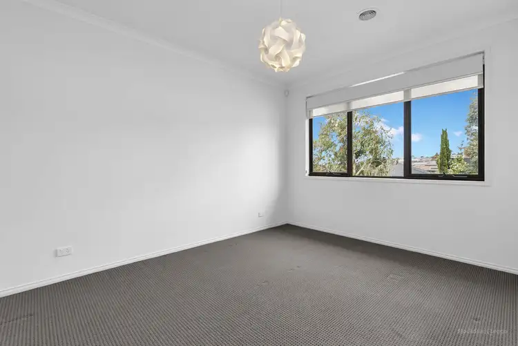 Fifth view of Homely house listing, 10 Sunset Crescent, Pakenham VIC 3810