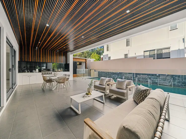 23 Nelson Place, Carindale QLD 4152