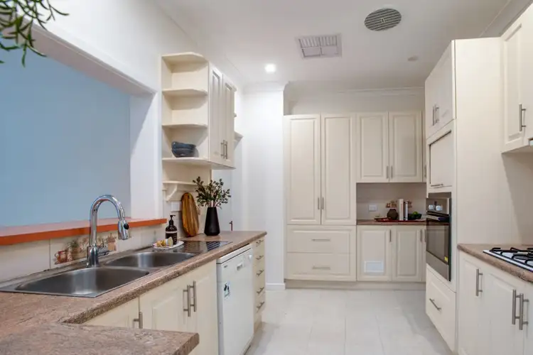 Fifth view of Homely house listing, 709 Yambla Avenue, Albury NSW 2640