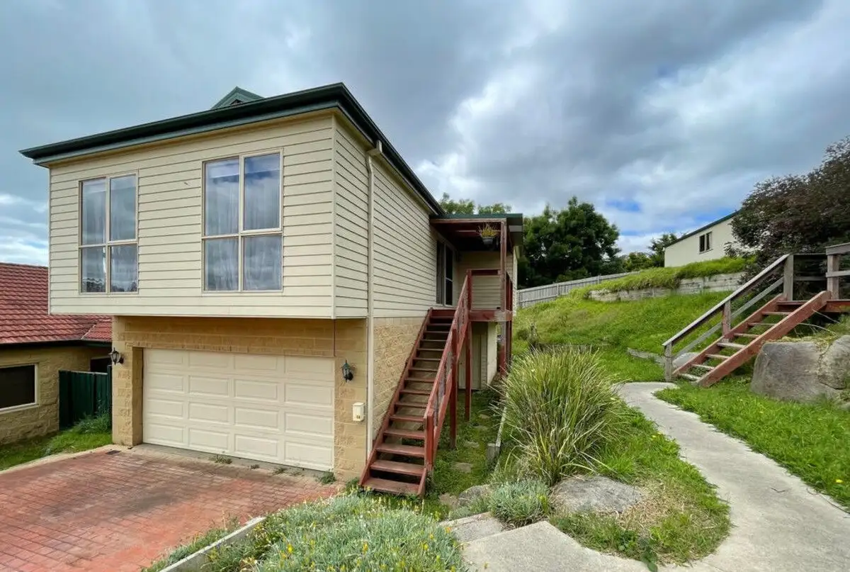 Main view of Homely house listing, 1a Jack Robbie Ct,, Narre Warren North VIC 3804