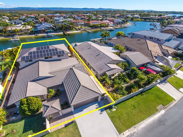 22 Seaspray Street, Paradise Point QLD 4216