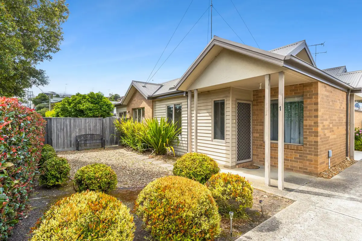 Main view of Homely unit listing, 1/225 Roslyn Road, Highton VIC 3216