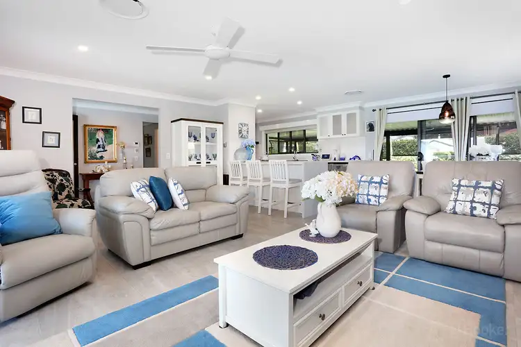 12 Hyacinth Avenue, Hollywell QLD 4216