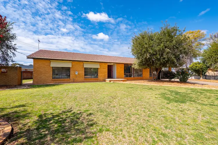 6 Chilvers Place, Griffith NSW 2680