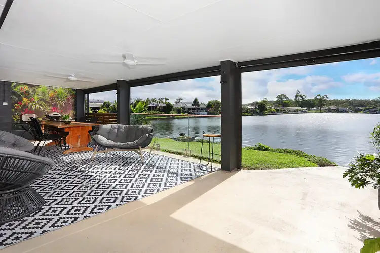 2/17 Kangaroo Avenue, Coombabah QLD 4216