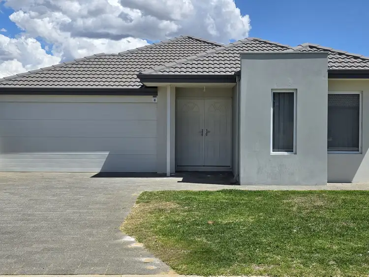 10 Pavarotti Vista, Hammond Park WA 6164
