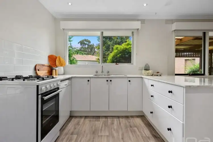 12 Linlithgow Way, Melton West VIC 3337