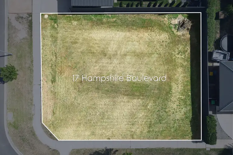 17 Hampshire Boulevard, Leneva VIC 3691