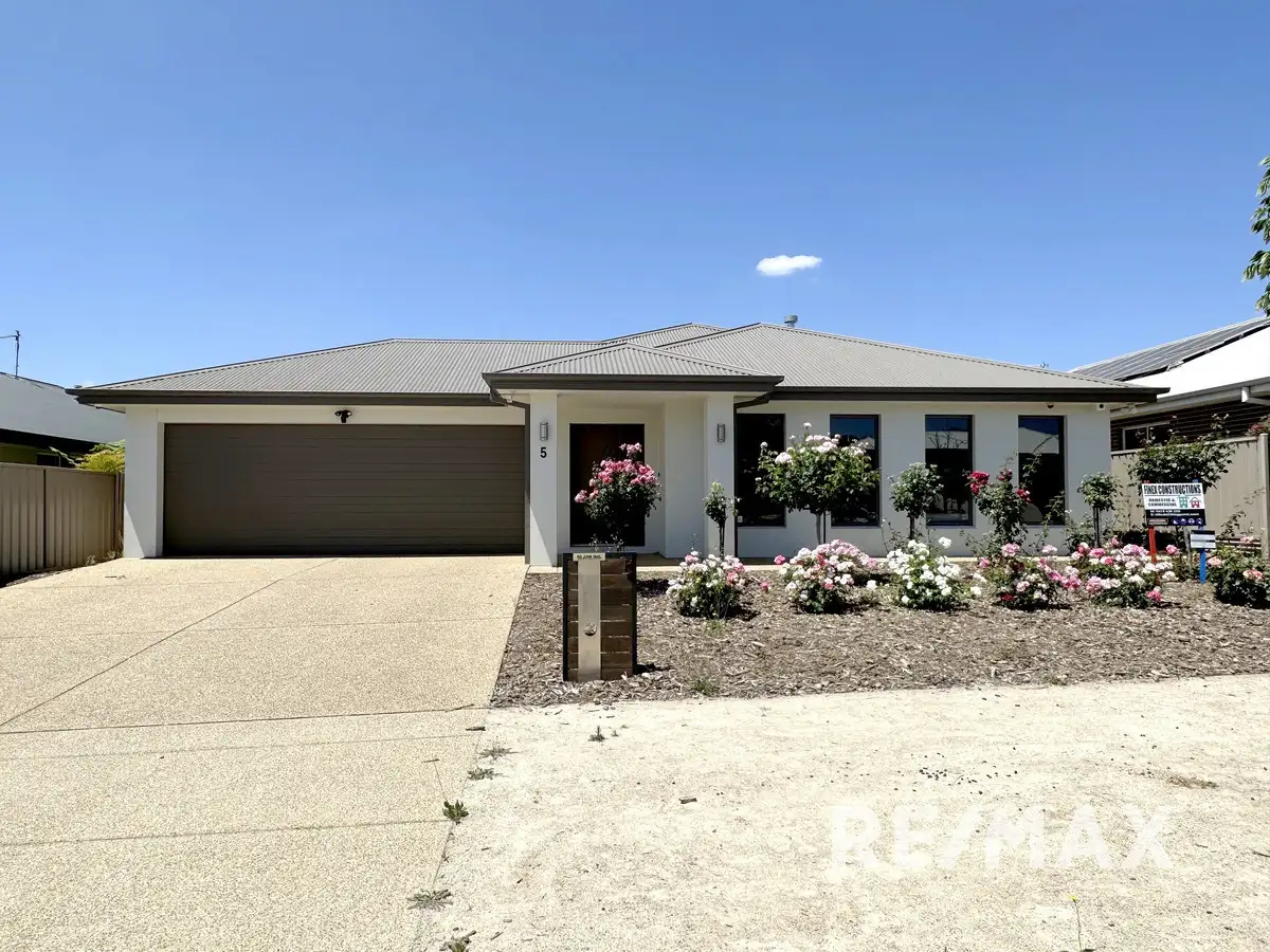 Main view of Homely house listing, 5 Clunies Ross Crescent, Lloyd NSW 2650