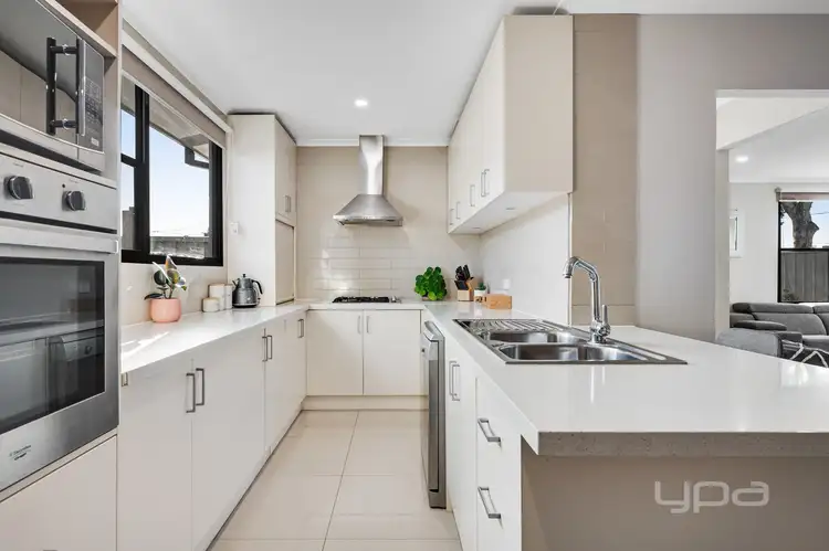 Fifth view of Homely house listing, 10 Midas Court, Meadow Heights VIC 3048