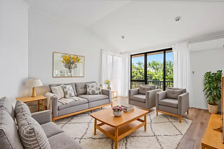 125 Santa Cruz Boulevard