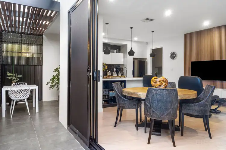 2/451 Pine Ridge Road, Runaway Bay QLD 4216