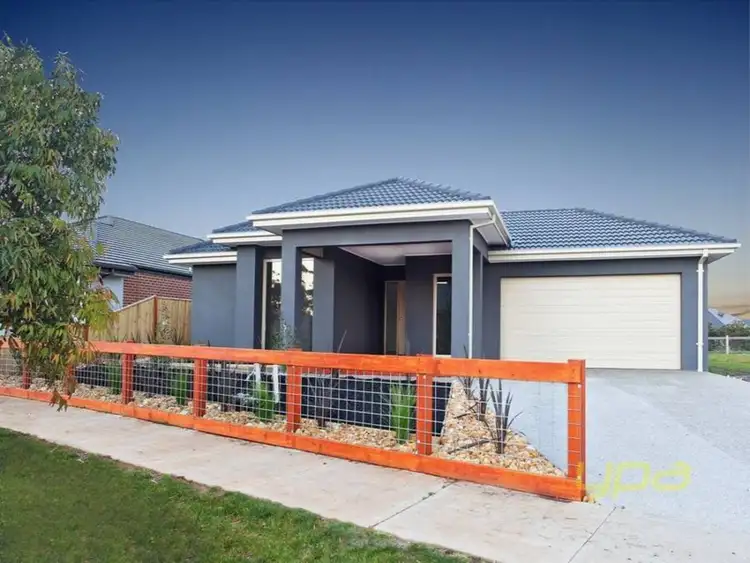 4 Lauriston Drive, Eynesbury VIC 3338