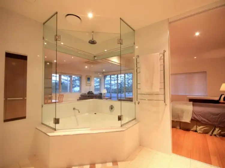 6/126 The Esplanade, Burleigh Heads QLD 4220