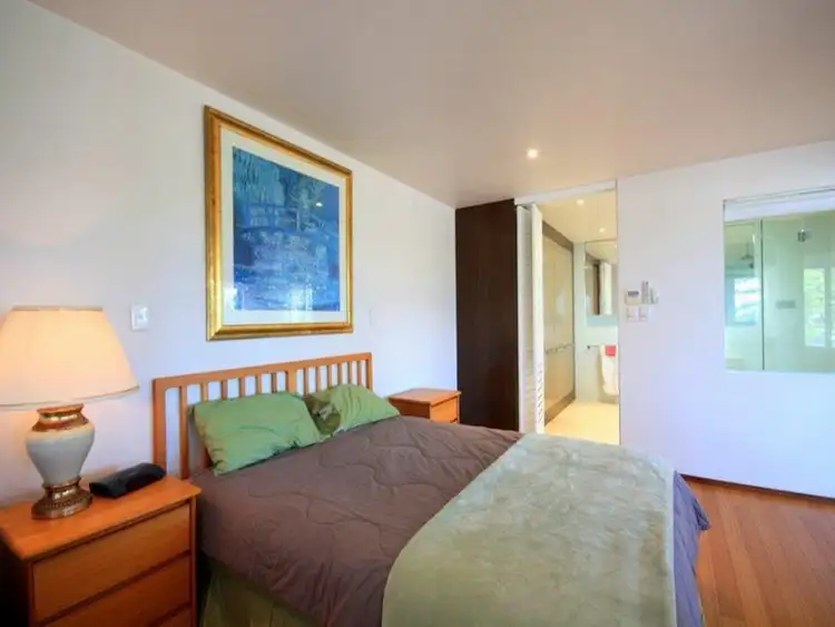 6/126 The Esplanade, Burleigh Heads QLD 4220