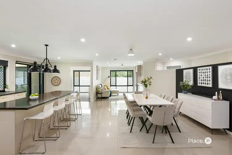 81 Kenilworth Place, Carindale QLD 4152