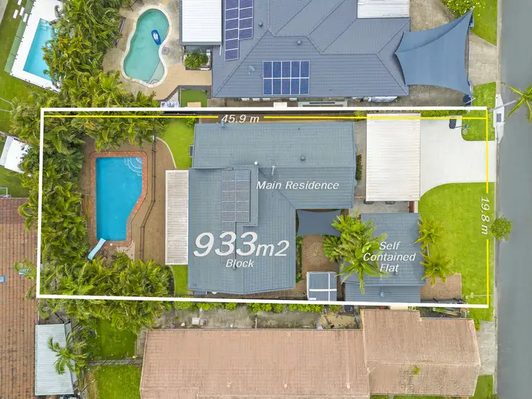 4 Mardella Court, Mermaid Waters QLD 4218
