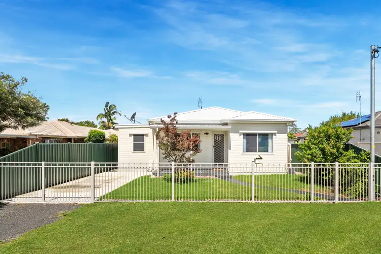 10 Angler Street, Woy Woy NSW 2256