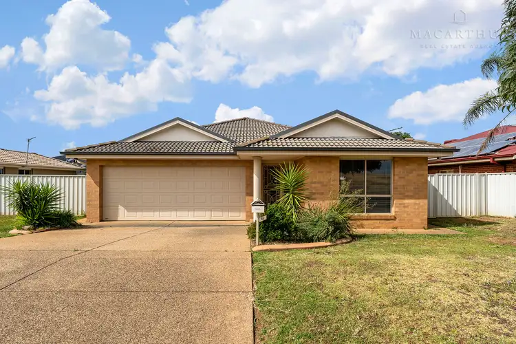 54 Avocet Drive, Estella NSW 2650