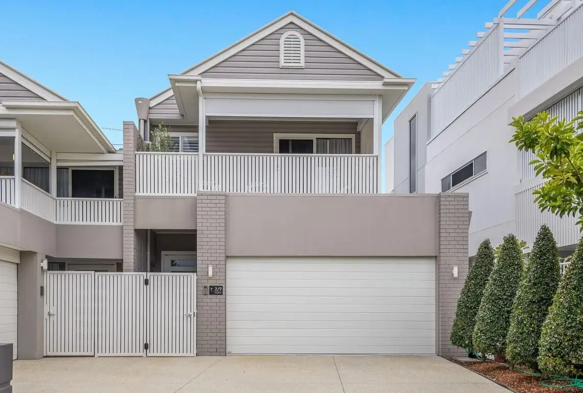 Main view of Homely house listing, 2/9 Sapphire Street, Hollywell QLD 4216