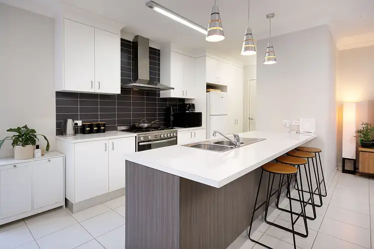 Fifth view of Homely townhouse listing, 2/17 Thorneycroft Avenue, Wodonga VIC 3690