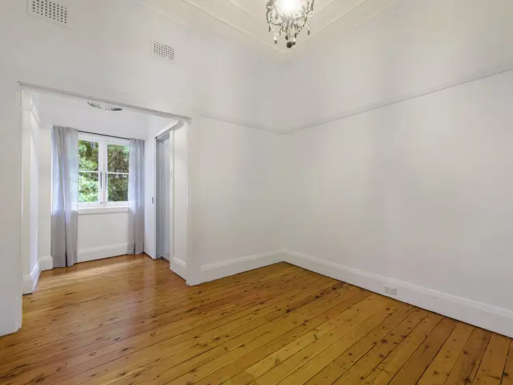 37 Elizabeth Bay Road