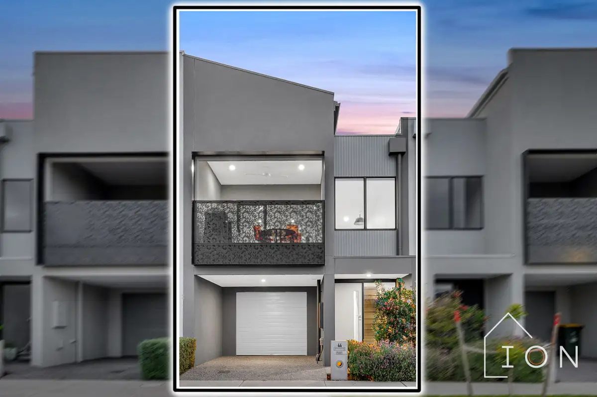 Main view of Homely townhouse listing, 44 Aberfeldy Crescent, Cranbourne South VIC 3977