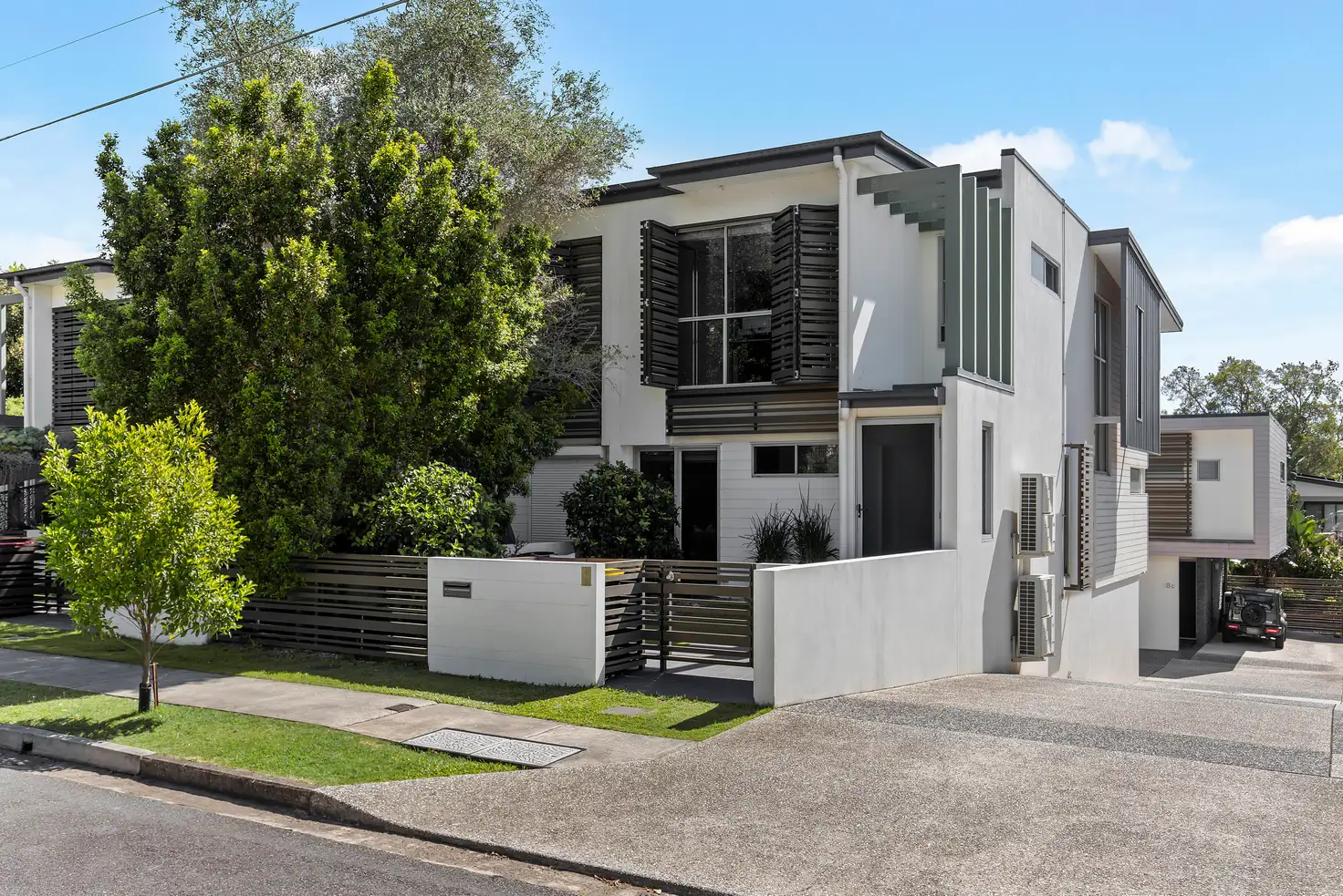 Main view of Homely townhouse listing, 18A Barton Parade, Balmoral QLD 4171