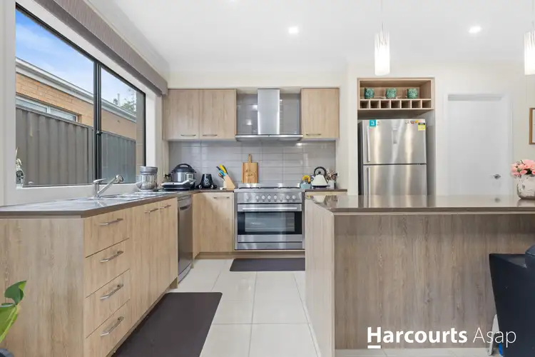 Fifth view of Homely house listing, 7 Revelstoke Crescent, Pakenham VIC 3810