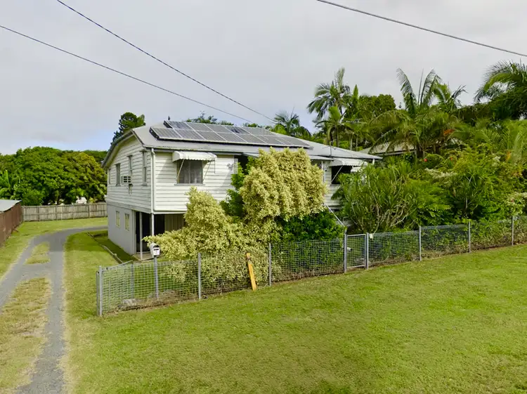 7 Russell Street, Silkstone QLD 4304