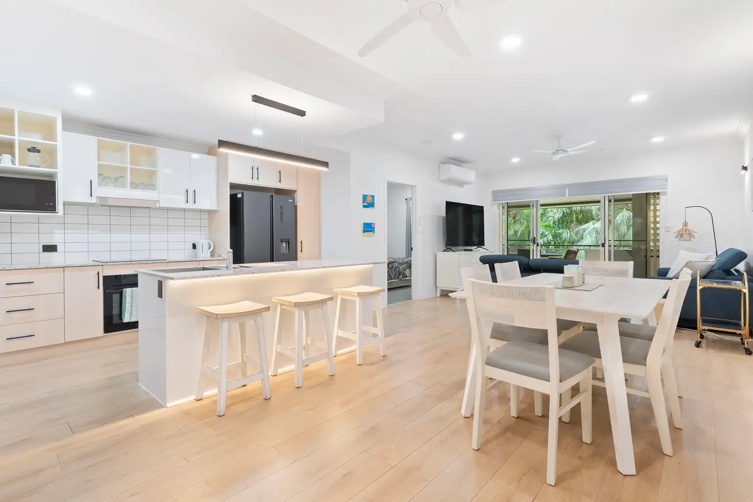 Main view of Homely unit listing, 8/1804 Captain Cook Highway, Clifton Beach QLD 4879