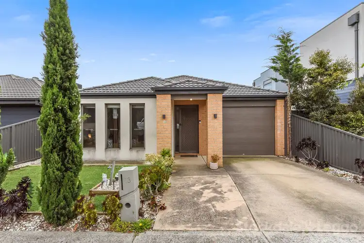 13 Lanthorn Crescent, Cranbourne East VIC 3977