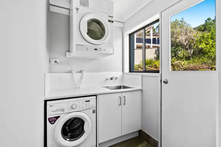 Fifth view of Homely unit listing, 3a Chidlow Court, Elanora QLD 4221